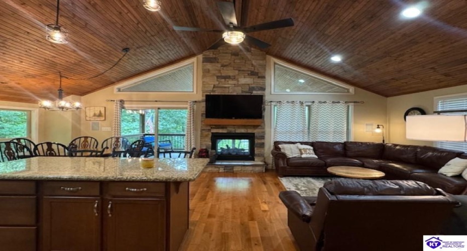 Bentwood Lane, Falls Of Rough, Kentucky 40119, ,2 BathroomsBathrooms,For Sale,Bentwood Lane,HK24003017