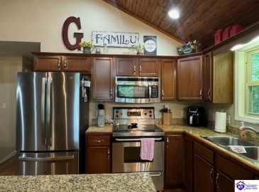 Bentwood Lane, Falls Of Rough, Kentucky 40119, ,2 BathroomsBathrooms,For Sale,Bentwood Lane,HK24003017