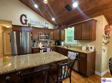 Bentwood Lane, Falls Of Rough, Kentucky 40119, ,2 BathroomsBathrooms,For Sale,Bentwood Lane,HK24003017