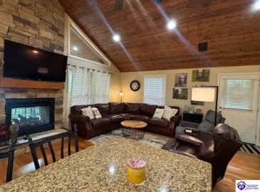 Bentwood Lane, Falls Of Rough, Kentucky 40119, ,2 BathroomsBathrooms,For Sale,Bentwood Lane,HK24003017