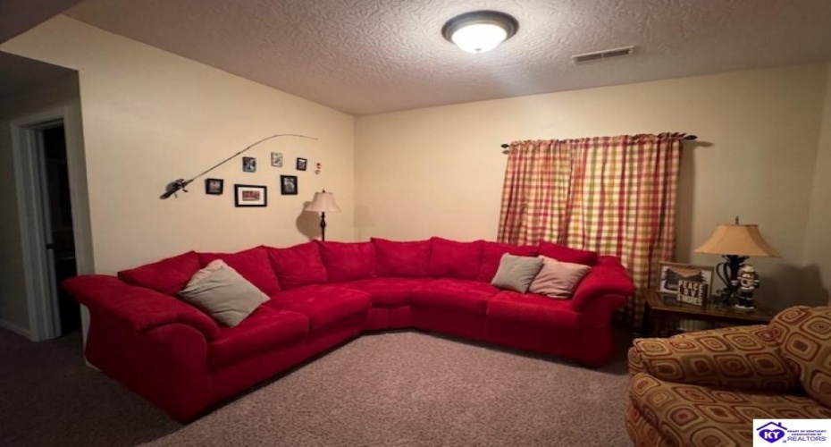 Bentwood Lane, Falls Of Rough, Kentucky 40119, ,2 BathroomsBathrooms,For Sale,Bentwood Lane,HK24003017