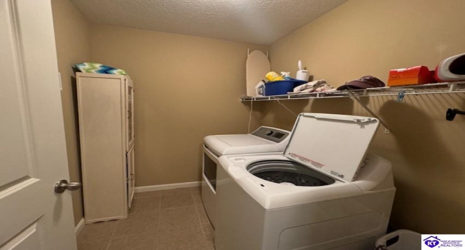 Bentwood Lane, Falls Of Rough, Kentucky 40119, ,2 BathroomsBathrooms,For Sale,Bentwood Lane,HK24003017