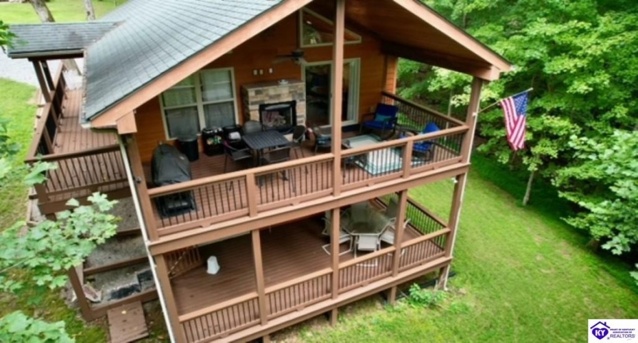 Bentwood Lane, Falls Of Rough, Kentucky 40119, ,2 BathroomsBathrooms,For Sale,Bentwood Lane,HK24003017