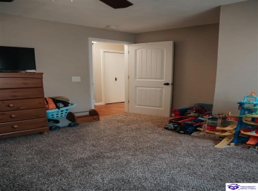 Eugenia Avenue, Hodgenville, Kentucky 42748, ,2 BathroomsBathrooms,For Sale,Eugenia Avenue,HK24003025