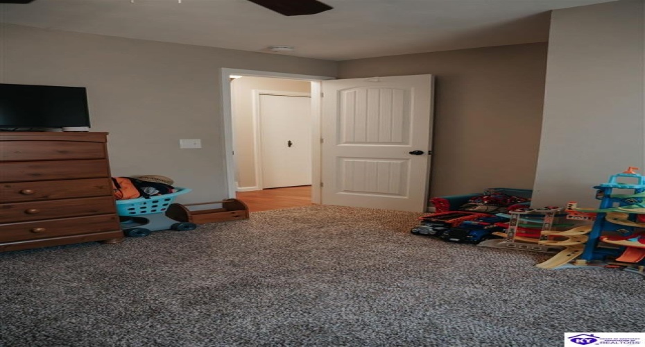 Eugenia Avenue, Hodgenville, Kentucky 42748, ,2 BathroomsBathrooms,For Sale,Eugenia Avenue,HK24003025