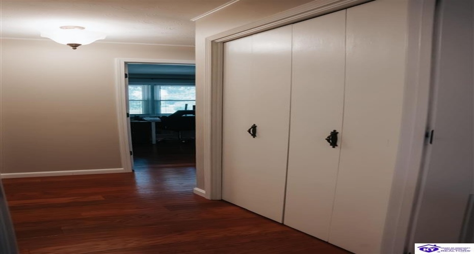 Eugenia Avenue, Hodgenville, Kentucky 42748, ,2 BathroomsBathrooms,For Sale,Eugenia Avenue,HK24003025