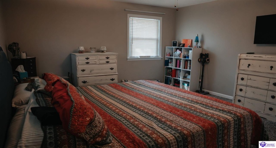 Eugenia Avenue, Hodgenville, Kentucky 42748, ,2 BathroomsBathrooms,For Sale,Eugenia Avenue,HK24003025