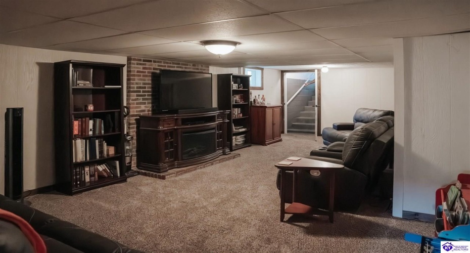 Eugenia Avenue, Hodgenville, Kentucky 42748, ,2 BathroomsBathrooms,For Sale,Eugenia Avenue,HK24003025