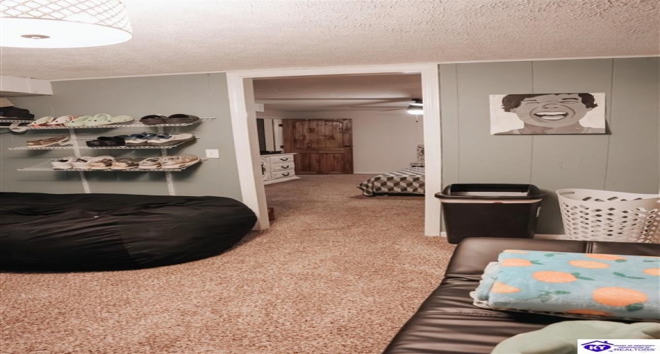 Eugenia Avenue, Hodgenville, Kentucky 42748, ,2 BathroomsBathrooms,For Sale,Eugenia Avenue,HK24003025