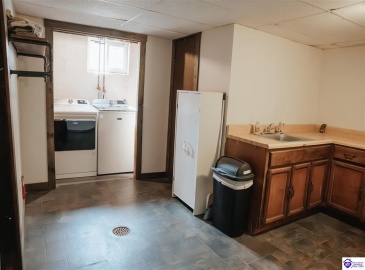 Eugenia Avenue, Hodgenville, Kentucky 42748, ,2 BathroomsBathrooms,For Sale,Eugenia Avenue,HK24003025