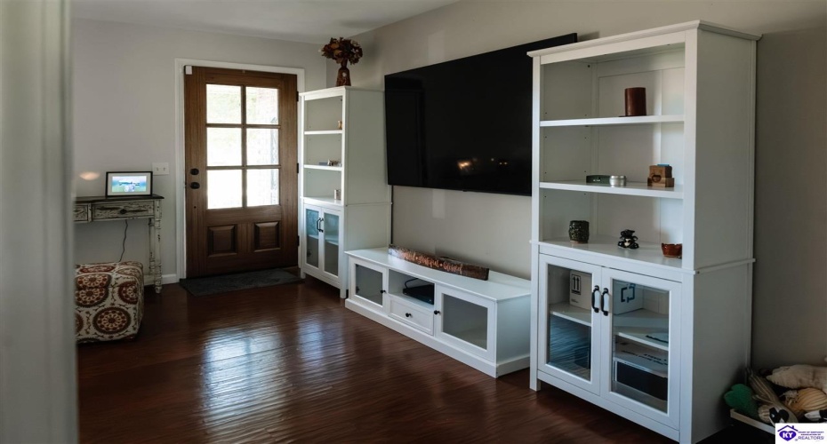 Eugenia Avenue, Hodgenville, Kentucky 42748, ,2 BathroomsBathrooms,For Sale,Eugenia Avenue,HK24003025