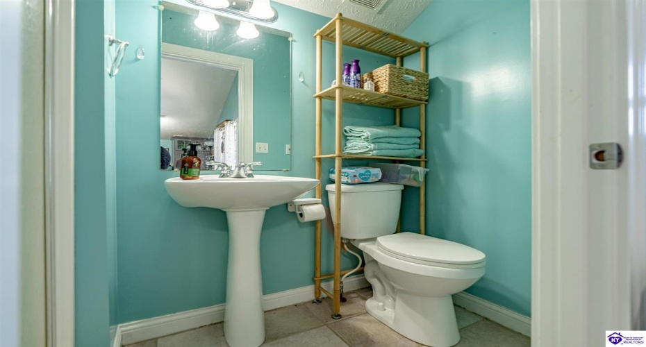 High Grove Road, Bloomfield, Kentucky 40008, ,3 BathroomsBathrooms,For Sale,High Grove Road,HK24003027