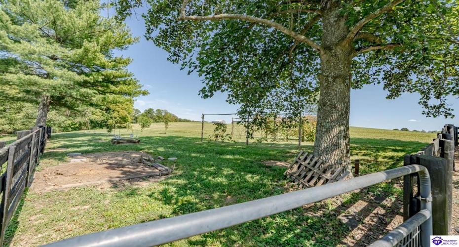 High Grove Road, Bloomfield, Kentucky 40008, ,3 BathroomsBathrooms,For Sale,High Grove Road,HK24003027