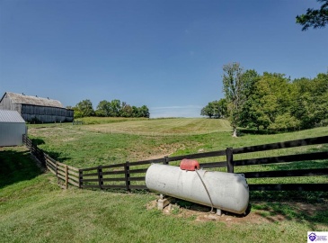 High Grove Road, Bloomfield, Kentucky 40008, ,3 BathroomsBathrooms,For Sale,High Grove Road,HK24003027