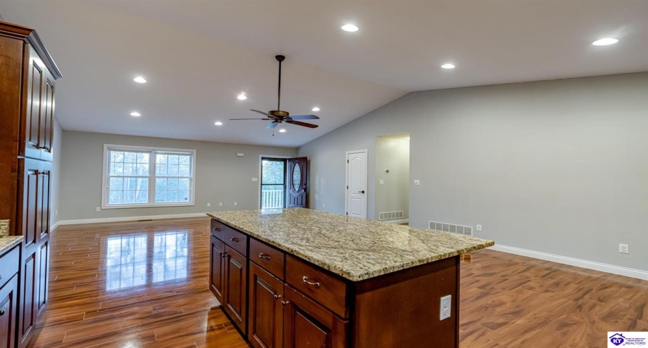 Teaberry Court, Brandenburg, Kentucky 40108, ,3 BathroomsBathrooms,For Sale,Teaberry Court,HK24003039