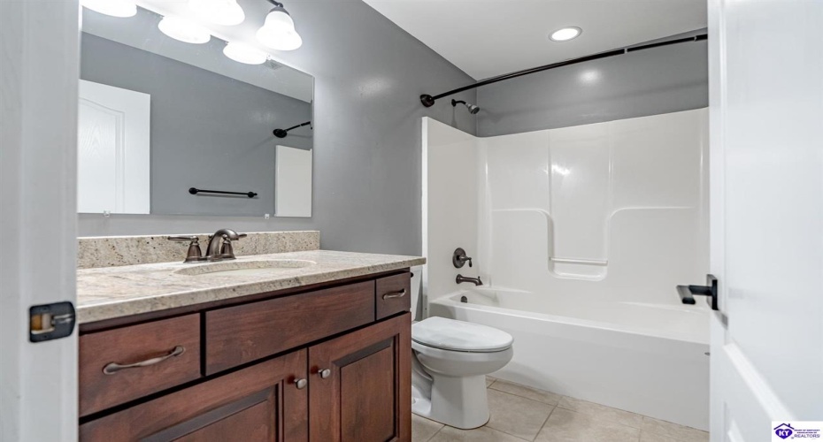 Teaberry Court, Brandenburg, Kentucky 40108, ,3 BathroomsBathrooms,For Sale,Teaberry Court,HK24003039