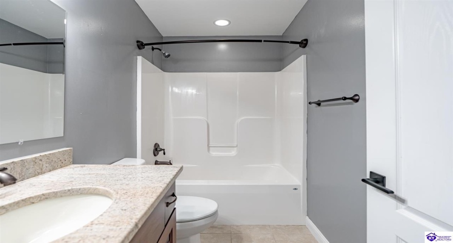 Teaberry Court, Brandenburg, Kentucky 40108, ,3 BathroomsBathrooms,For Sale,Teaberry Court,HK24003039