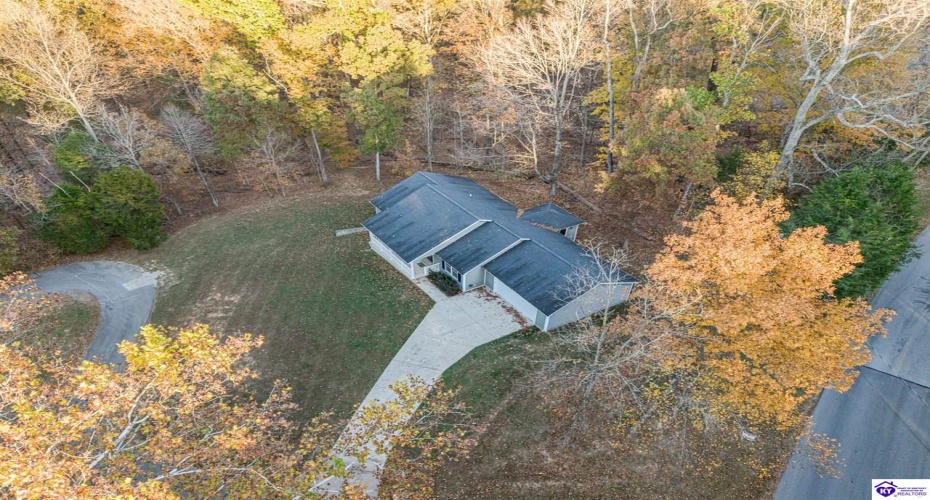 Teaberry Court, Brandenburg, Kentucky 40108, ,3 BathroomsBathrooms,For Sale,Teaberry Court,HK24003039