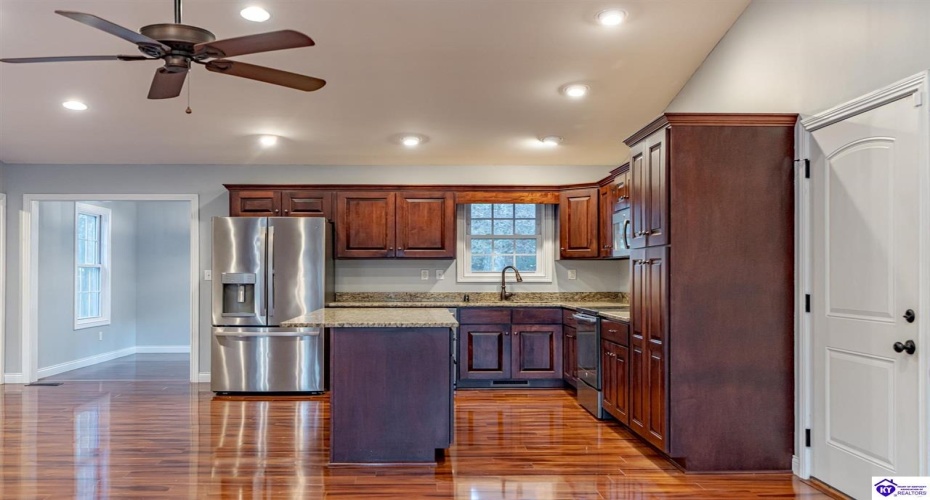 Teaberry Court, Brandenburg, Kentucky 40108, ,3 BathroomsBathrooms,For Sale,Teaberry Court,HK24003039