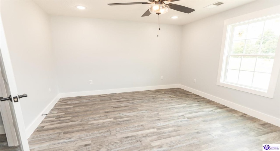 Sugar Branch Road, Big Clifty, Kentucky 42712, ,2 BathroomsBathrooms,For Sale,Sugar Branch Road,HK24003041