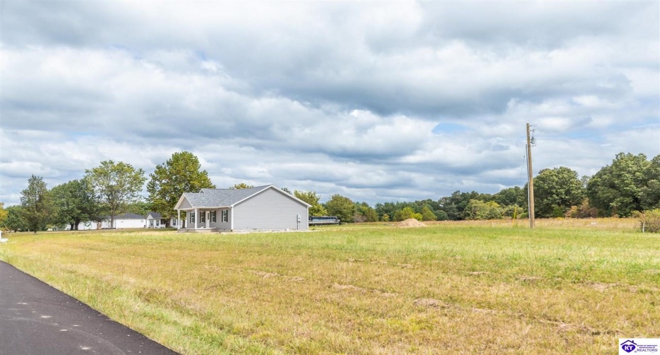 Sugar Branch Road, Big Clifty, Kentucky 42712, ,2 BathroomsBathrooms,For Sale,Sugar Branch Road,HK24003041