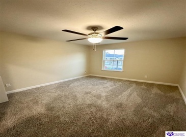 Dixon Circle, Vine Grove, Kentucky 40175, ,3 BathroomsBathrooms,For Sale,Dixon Circle,HK24003071