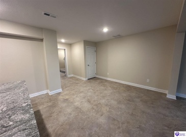 Dixon Circle, Vine Grove, Kentucky 40175, ,3 BathroomsBathrooms,For Sale,Dixon Circle,HK24003071