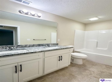 Dixon Circle, Vine Grove, Kentucky 40175, ,3 BathroomsBathrooms,For Sale,Dixon Circle,HK24003071