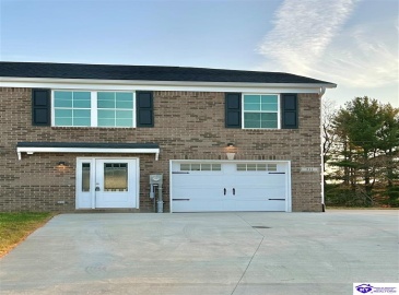 Dixon Circle, Vine Grove, Kentucky 40175, ,3 BathroomsBathrooms,For Sale,Dixon Circle,HK24003071