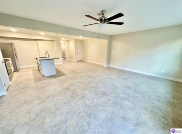 Dixon Circle, Vine Grove, Kentucky 40175, ,3 BathroomsBathrooms,For Sale,Dixon Circle,HK24003071