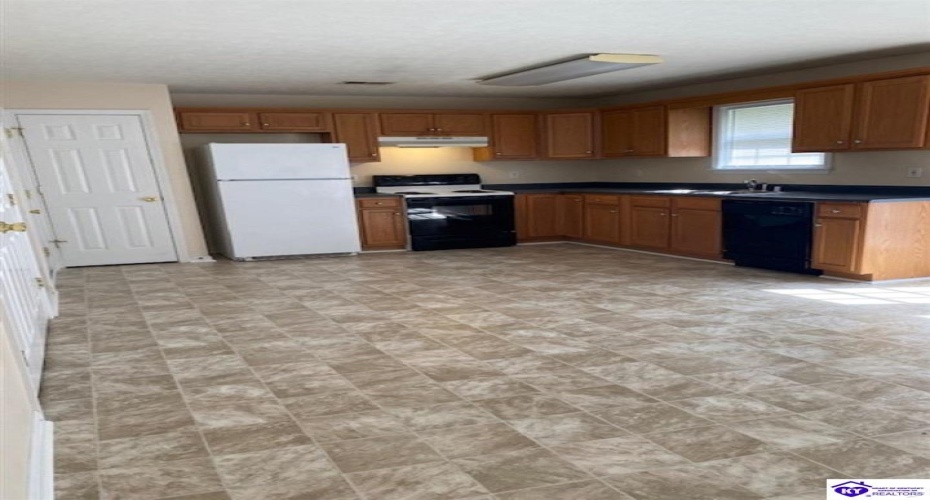 Red Hawk Drive, Vine Grove, Kentucky 40175, ,2 BathroomsBathrooms,For Sale,Red Hawk Drive,HK24003073