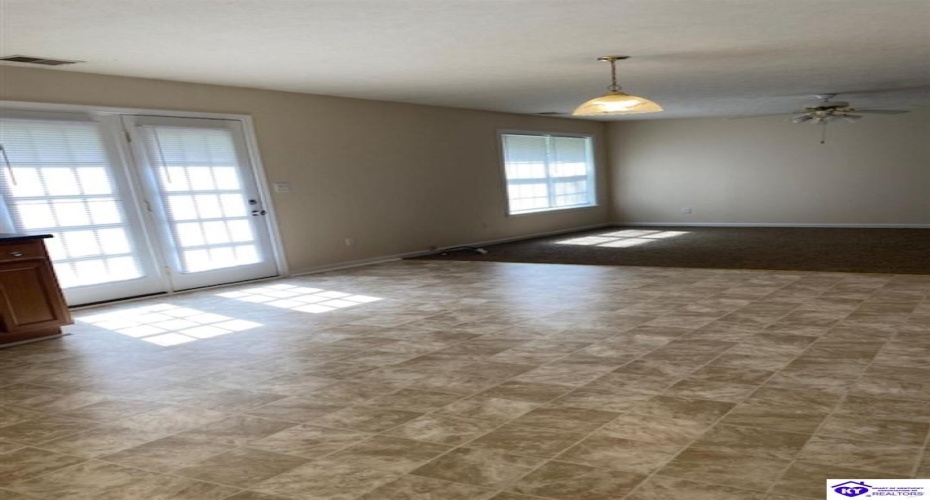 Red Hawk Drive, Vine Grove, Kentucky 40175, ,2 BathroomsBathrooms,For Sale,Red Hawk Drive,HK24003073