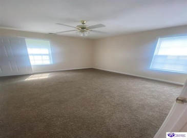 Red Hawk Drive, Vine Grove, Kentucky 40175, ,2 BathroomsBathrooms,For Sale,Red Hawk Drive,HK24003073 Red Hawk Drive, Vine Grove, Kentucky 40175, ,2 BathroomsBathrooms,For Sale,Red Hawk Drive,HK24003073