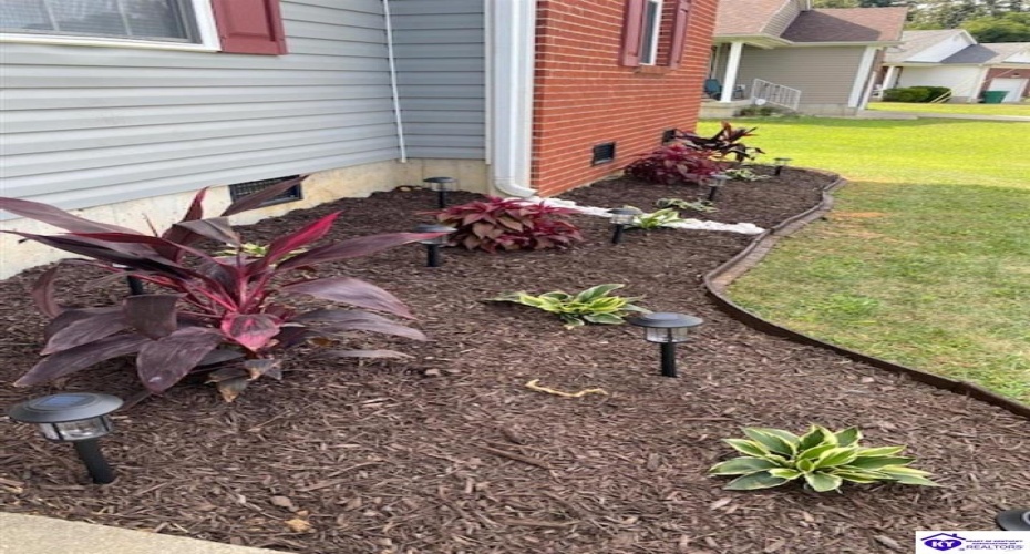 Red Hawk Drive, Vine Grove, Kentucky 40175, ,2 BathroomsBathrooms,For Sale,Red Hawk Drive,HK24003073