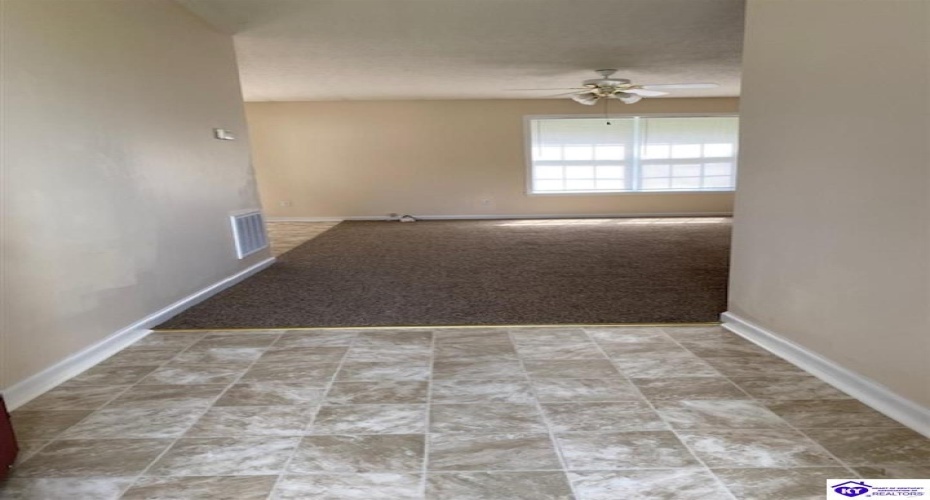 Red Hawk Drive, Vine Grove, Kentucky 40175, ,2 BathroomsBathrooms,For Sale,Red Hawk Drive,HK24003073