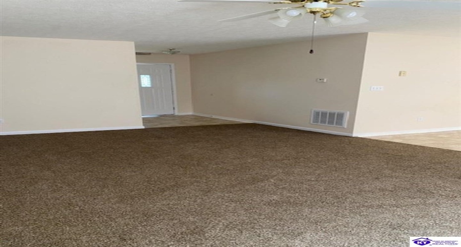 Red Hawk Drive, Vine Grove, Kentucky 40175, ,2 BathroomsBathrooms,For Sale,Red Hawk Drive,HK24003073