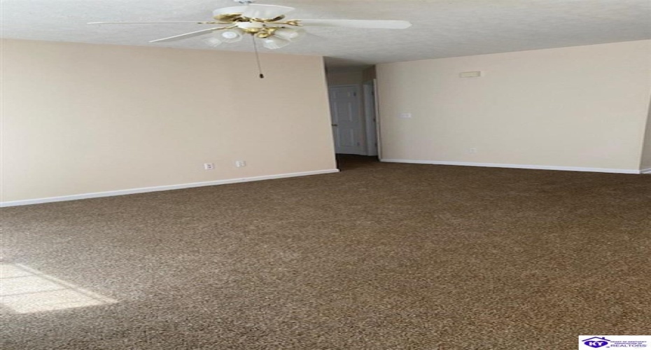 Red Hawk Drive, Vine Grove, Kentucky 40175, ,2 BathroomsBathrooms,For Sale,Red Hawk Drive,HK24003073