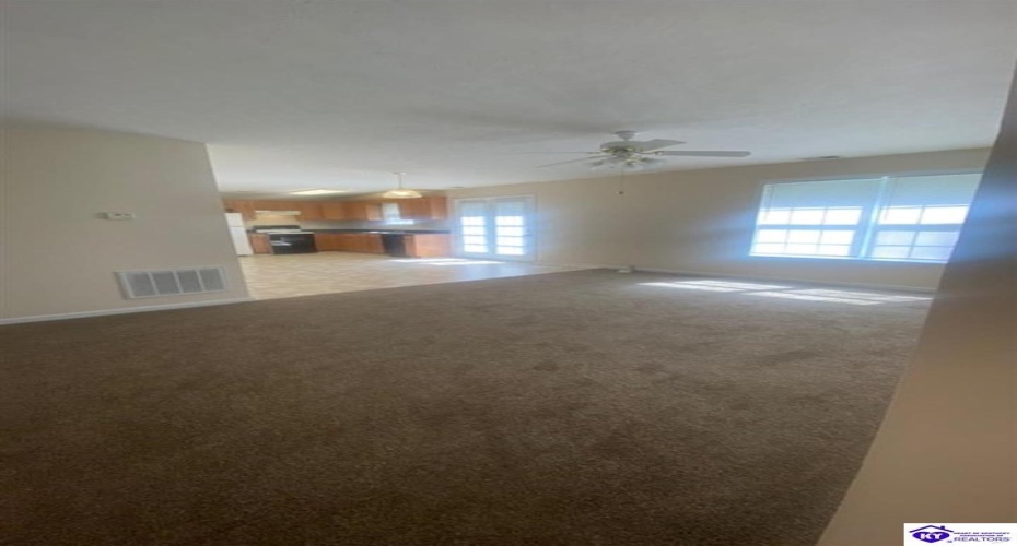 Red Hawk Drive, Vine Grove, Kentucky 40175, ,2 BathroomsBathrooms,For Sale,Red Hawk Drive,HK24003073