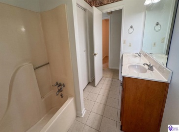 Wildwood Way, Campbellsville, Kentucky 42718, ,2 BathroomsBathrooms,For Sale,Wildwood Way,HK24003076 Wildwood Way, Campbellsville, Kentucky 42718, ,2 BathroomsBathrooms,For Sale,Wildwood Way,HK24003076