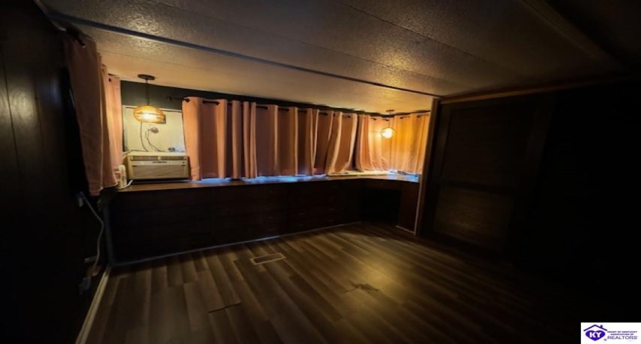 Hillcrest Loop, Falls Of Rough, Kentucky 40119, ,1 BathroomBathrooms,For Sale,Hillcrest Loop,HK24003102