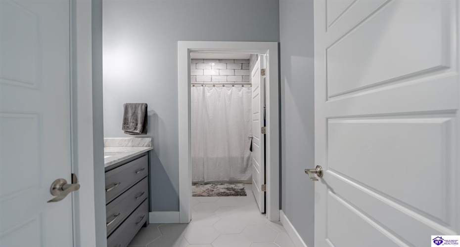 Pleasant Colony Drive, Elizabethtown, Kentucky 42701, ,3 BathroomsBathrooms,For Sale,Pleasant Colony Drive,HK24003097 Pleasant Colony Drive, Elizabethtown, Kentucky 42701, ,3 BathroomsBathrooms,For Sale,Pleasant Colony Drive,HK24003097