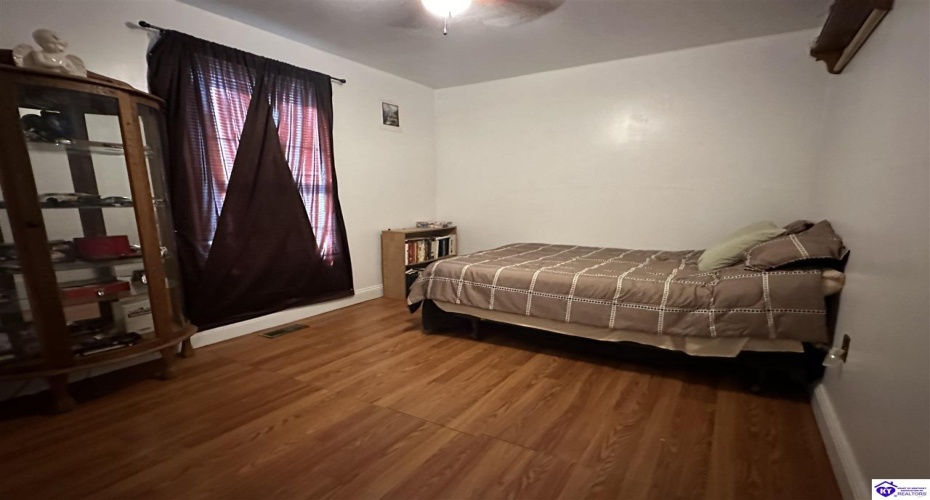 Whites Court, Campbellsville, Kentucky 42718, ,1 BathroomBathrooms,For Sale,Whites Court,HK24003105 Whites Court, Campbellsville, Kentucky 42718, ,1 BathroomBathrooms,For Sale,Whites Court,HK24003105