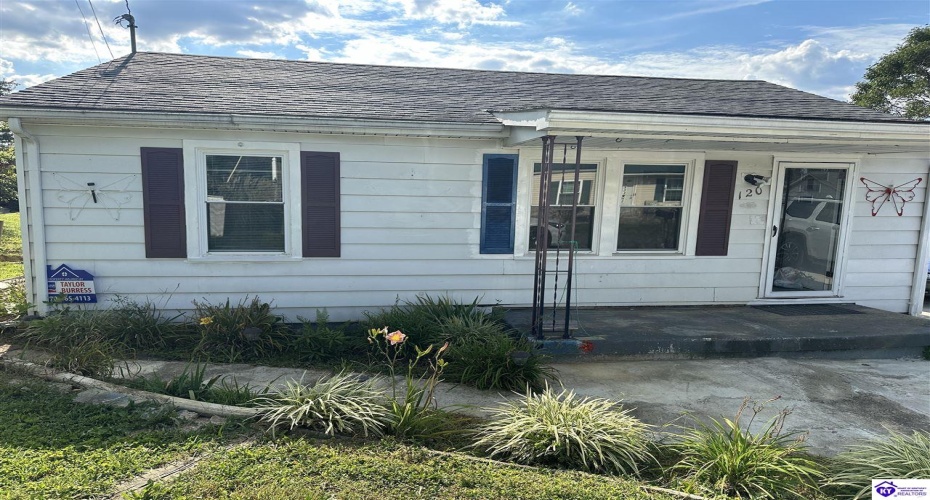 Whites Court, Campbellsville, Kentucky 42718, ,1 BathroomBathrooms,For Sale,Whites Court,HK24003105 Whites Court, Campbellsville, Kentucky 42718, ,1 BathroomBathrooms,For Sale,Whites Court,HK24003105