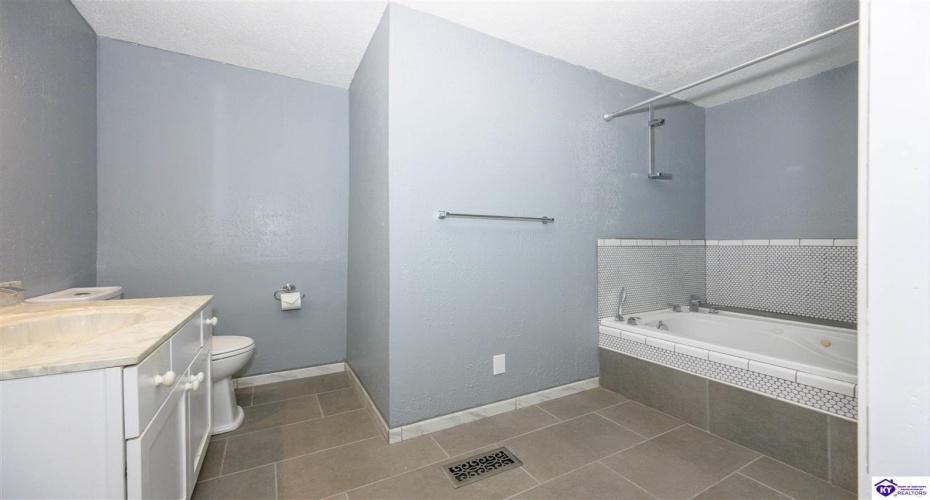 Logsdon Parkway, Radcliff, Kentucky 42701, ,4 BathroomsBathrooms,For Sale,Logsdon Parkway,HK24003115 Logsdon Parkway, Radcliff, Kentucky 42701, ,4 BathroomsBathrooms,For Sale,Logsdon Parkway,HK24003115