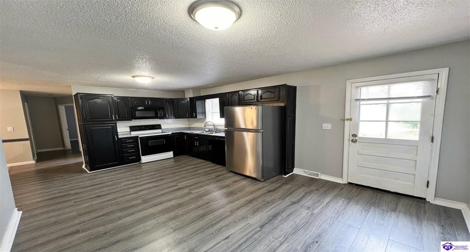 Joy K Lynn, Cecilia, Kentucky 42724, ,2 BathroomsBathrooms,For Sale,Joy K Lynn,HK24003117