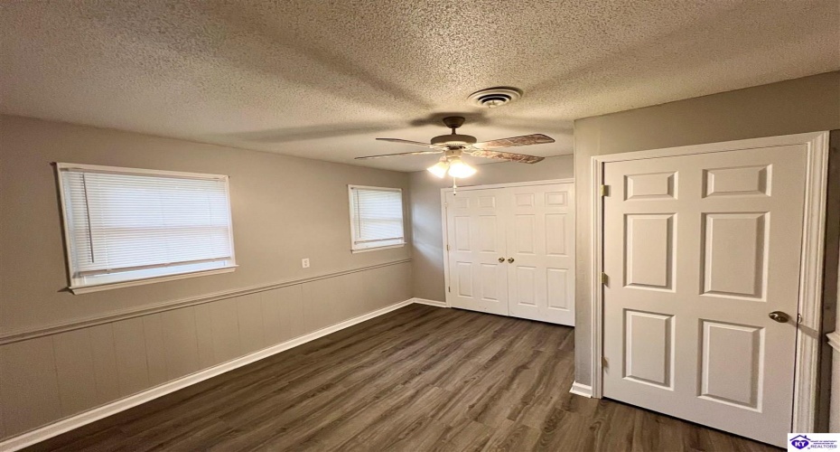 Joy K Lynn, Cecilia, Kentucky 42724, ,2 BathroomsBathrooms,For Sale,Joy K Lynn,HK24003117