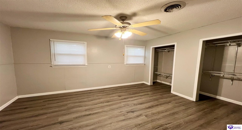 Joy K Lynn, Cecilia, Kentucky 42724, ,2 BathroomsBathrooms,For Sale,Joy K Lynn,HK24003117