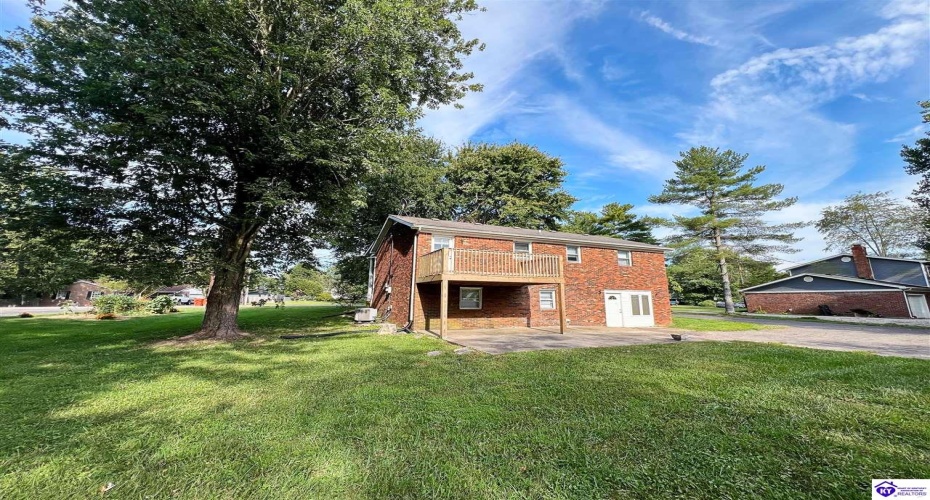 Joy K Lynn, Cecilia, Kentucky 42724, ,2 BathroomsBathrooms,For Sale,Joy K Lynn,HK24003117