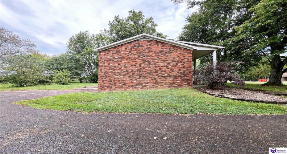 Joy K Lynn, Cecilia, Kentucky 42724, ,2 BathroomsBathrooms,For Sale,Joy K Lynn,HK24003117