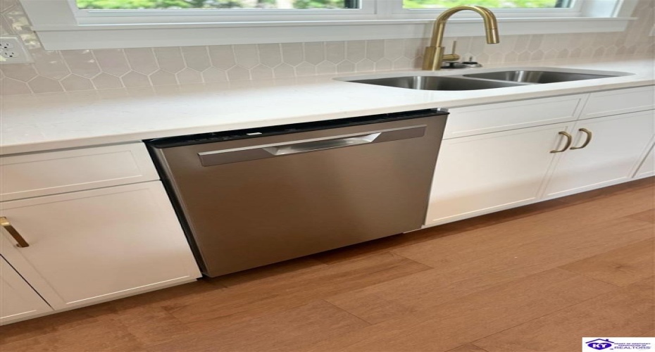 Deer Park, Campbellsville, Kentucky 42718, ,3 BathroomsBathrooms,For Sale,Deer Park,HK23004127